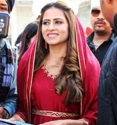 Sargun Mehta Age, Biography, Wiki, Family, Husband, Film, Image|BioWiki